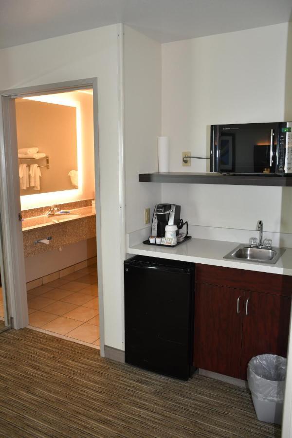 Holiday Inn Express Hotel & Suites Evanston By Ihg Zimmer foto