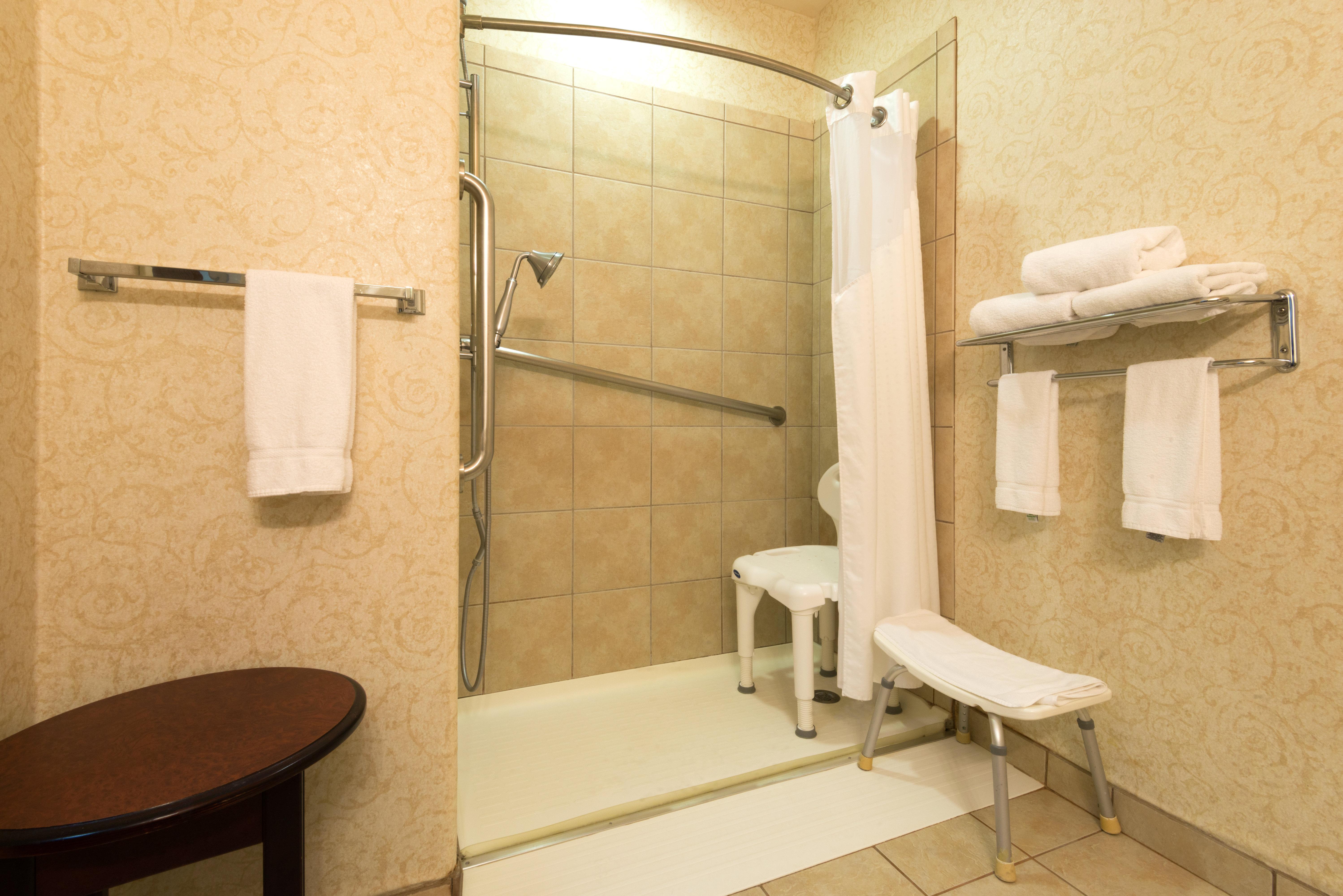 Holiday Inn Express Hotel & Suites Evanston By Ihg Exterior foto