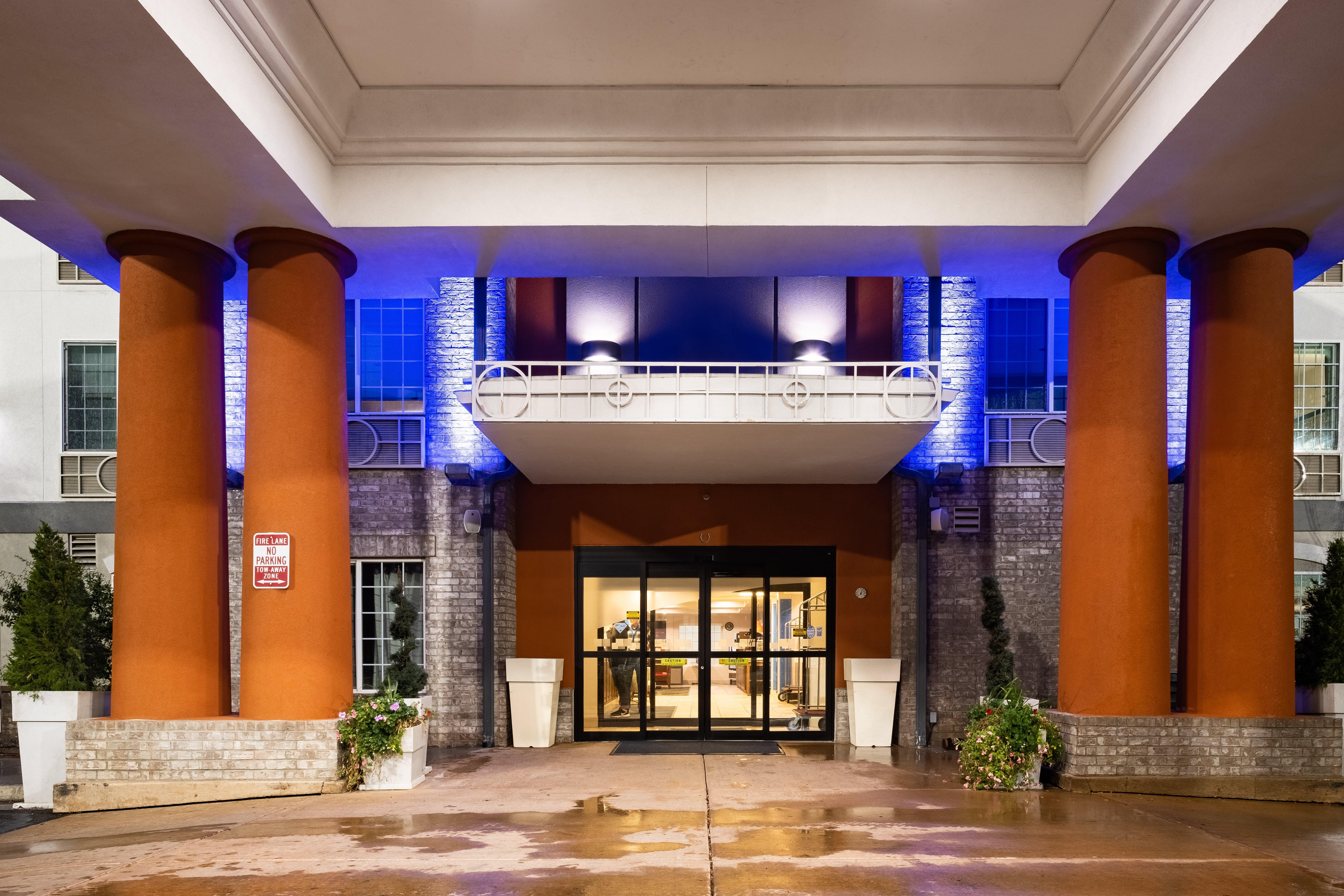 Holiday Inn Express Hotel & Suites Evanston By Ihg Exterior foto